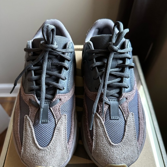Yeezy boost 700 muave adidas - Picture 9 of 10